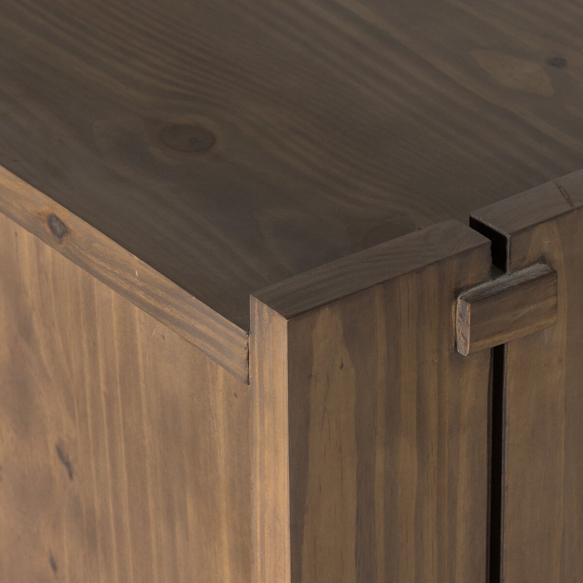 Etro Media Console