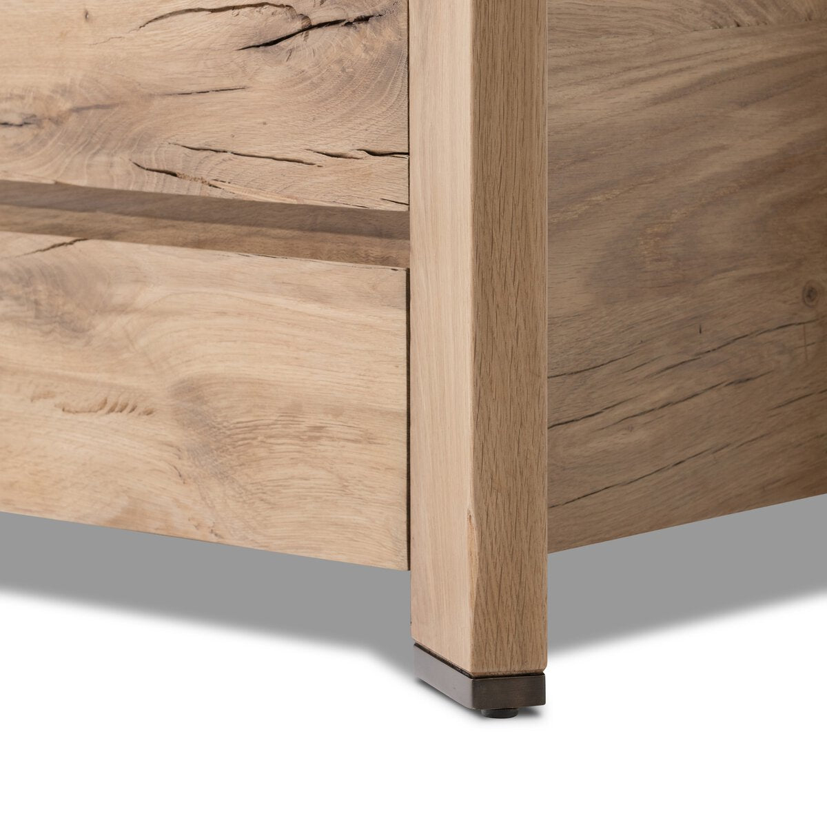 Cassio Nightstand
