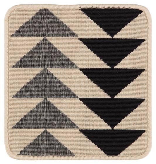 Patio beige & black pattern rug